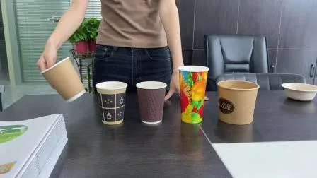 Xícara de café de papel de parede dupla ondulada compostável com tampas
